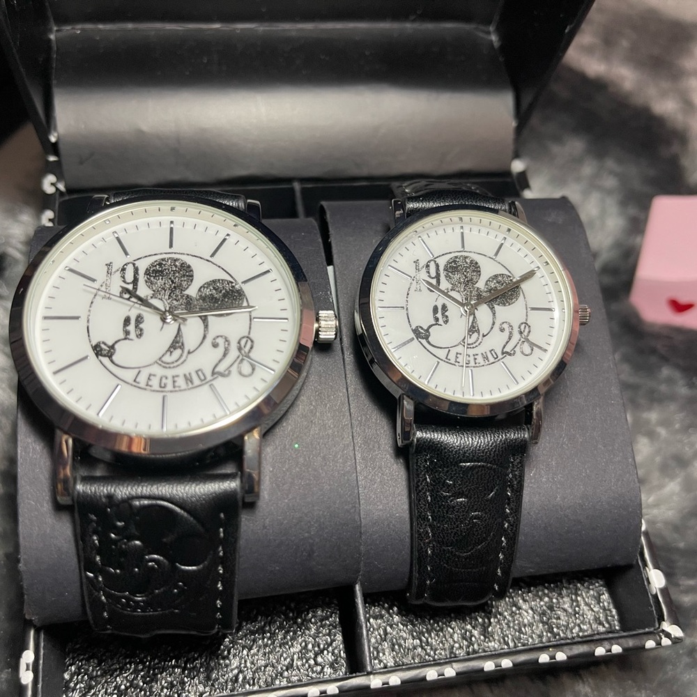 💝 Valentines Day Couple Matching Gift!!! New!!! Mickey duo watches.
